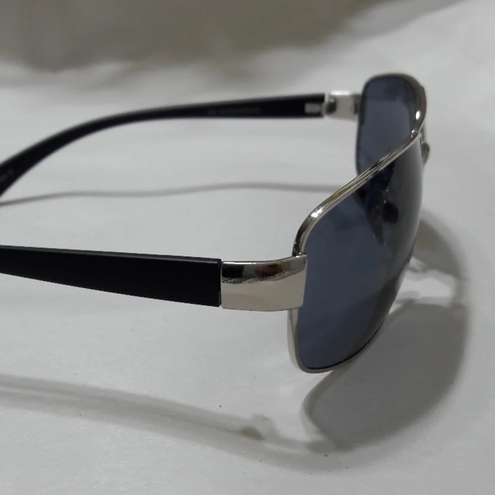 FGX Foster Grant Sunglasses Black Silver New UVA-UVB  Protection Trend